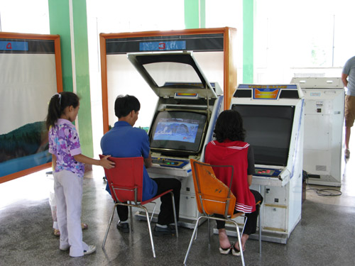 north-korean-arcade-photos-2a