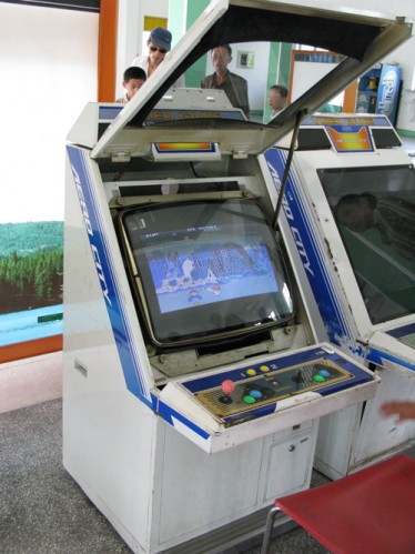 north-korean-arcade-photos-6a
