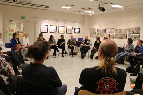 A debrief discussion held after the game was over at the Goethe-Institut. Photo: Sigrid Reede